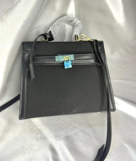  شنطة HERMES  (25cm) / لون اسود كامل  (مختومة ومع علبة) 