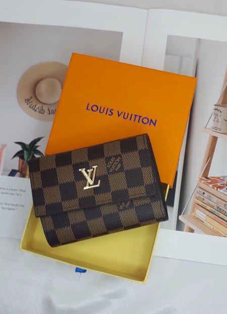 جزدان Louis Vuitton (مع علبة الشركة)