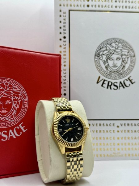 ساعة  VERSACE نسائية (شامل العلبة والكيس) 